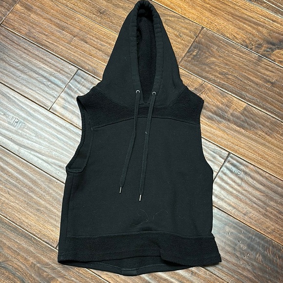 Jessica Simpson Black Sleeveless Hooded “the warmup” shirt Sz XS - Picture 1 of 5